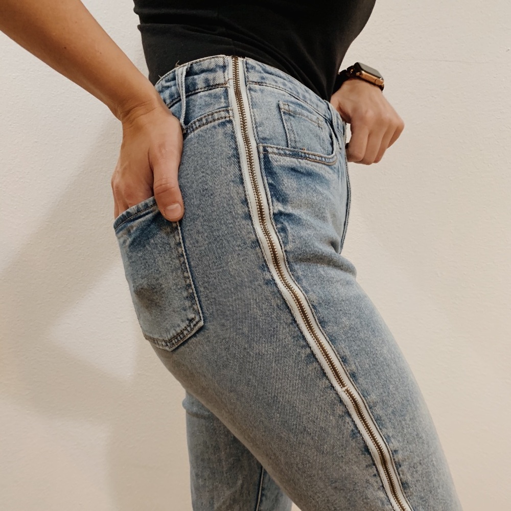 Universal Thread Jeans